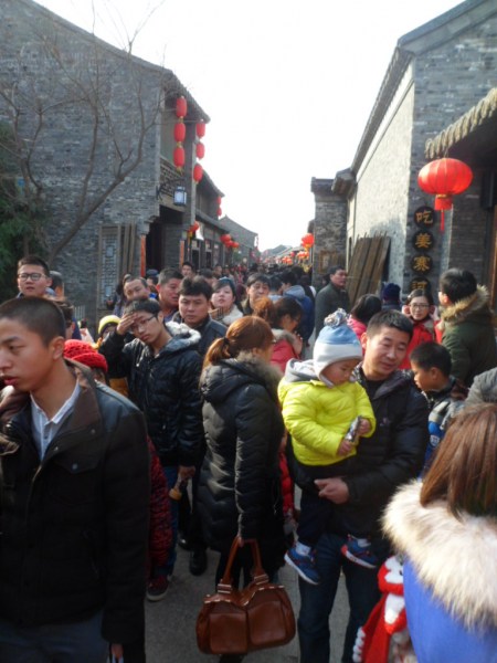 Crowds at Dongguan Jie, Yangzhou