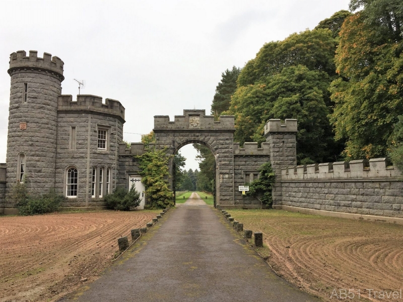 Cluny Castle gate