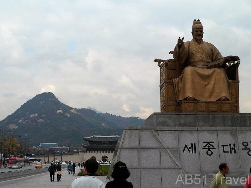 Statue of King Sejong