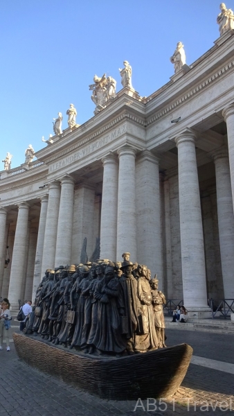 2023-09-25-47-Vatican-City-St-Peters-Square-Angels-Unawares-statue