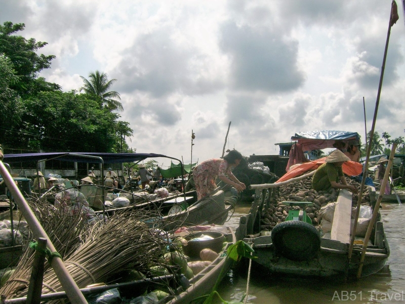 Tributary floating market